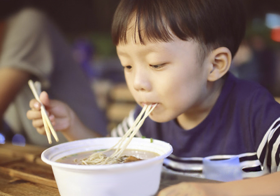 Никто не остается равнодушным к японской кухне, даже дети