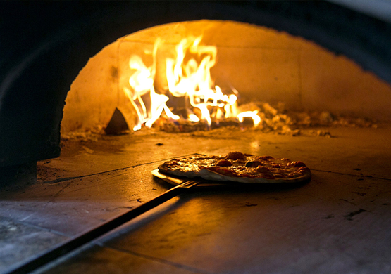 Лучшая печь для пиццы: дрова или электричество?